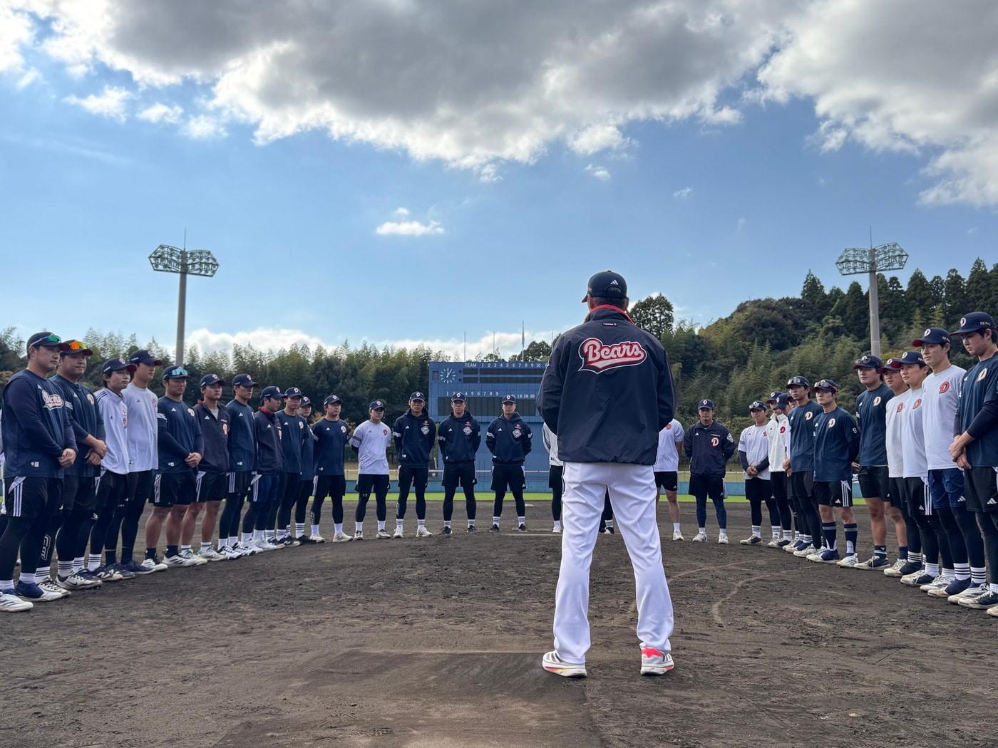 본문 이미지 - 두산 베어스가 일본 미야자키 마무리캠프를 마치고 21일 귀국한다. &#40;두산 제공&#41;