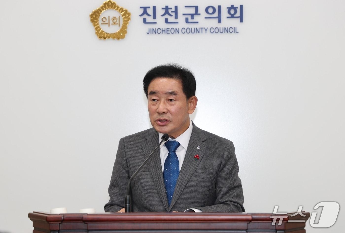 21일 오전 송기섭 충북 진천군수가 진천군의회에서 시정연설을 하고 있다.&#40;진천군 제공, 재판매 및 DB금지&#41;/뉴스1