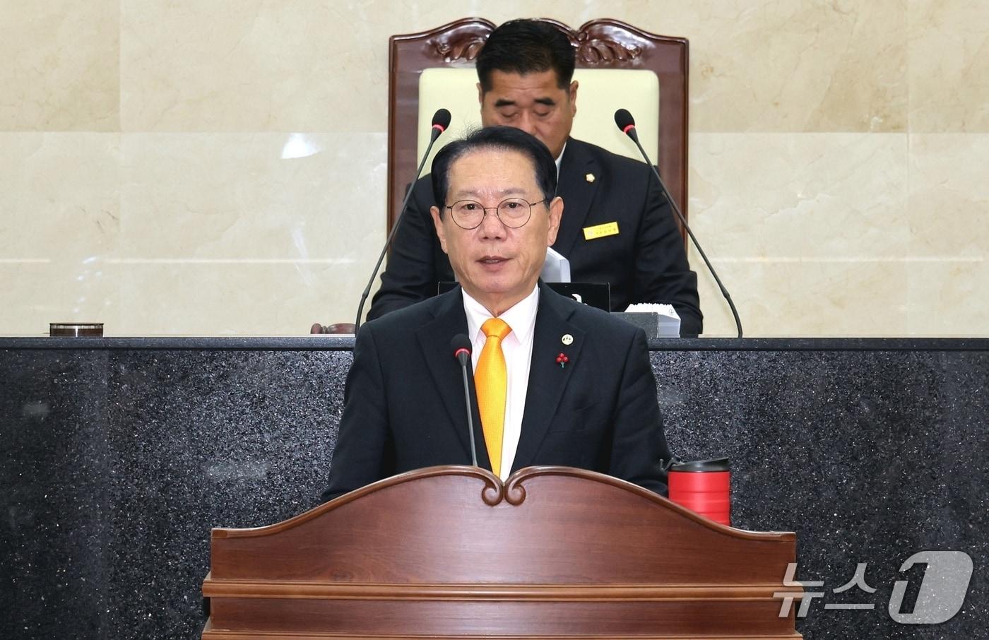 21일 오전 송인헌 충북 괴산군수가 괴산군의회에서 시정연설을 하고 있다.&#40;괴산군 제공, 재판매 및 DB금지&#41;/뉴스1