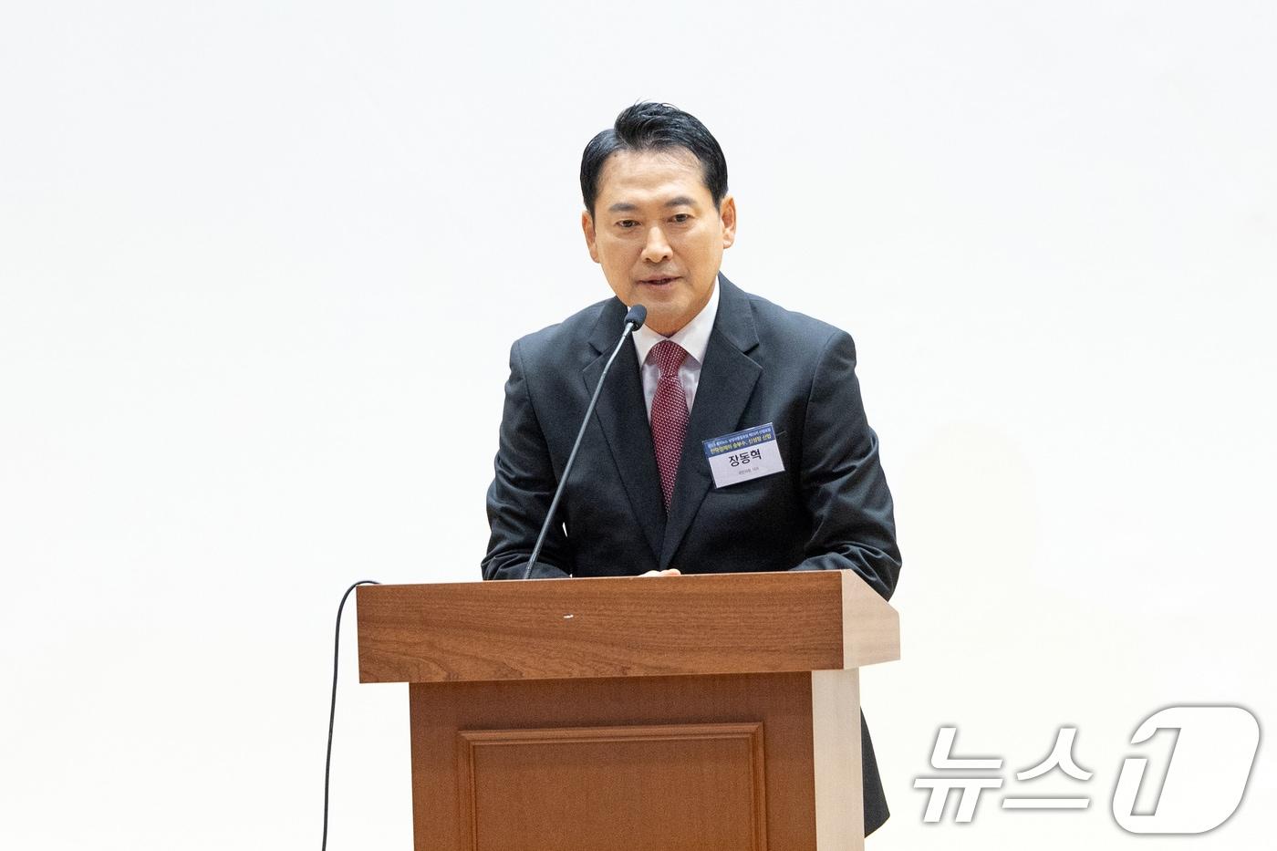 장동혁 국민의힘 대표가 21일 서울 여의도 국회 의원회관에서 열린 상생과통일포럼 에 참석해 축사하고 있다. 2025.11.21/뉴스1 ⓒ News1 이승배 기자