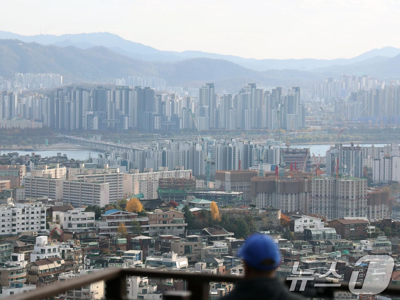 본문 이미지 - 남산에서 바라본 서울시내 아파트 및 주택 단지. &#40;자료사진&#41; /뉴스1 ⓒ News1 황기선 기자