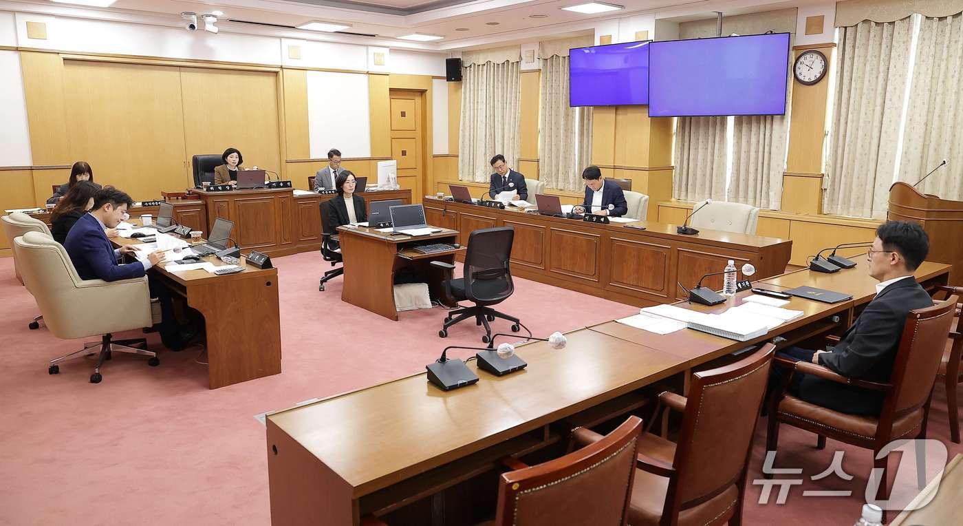 대전시의회 교육위원회 회의 모습 &#40;시의회 제공&#41; / 뉴스1