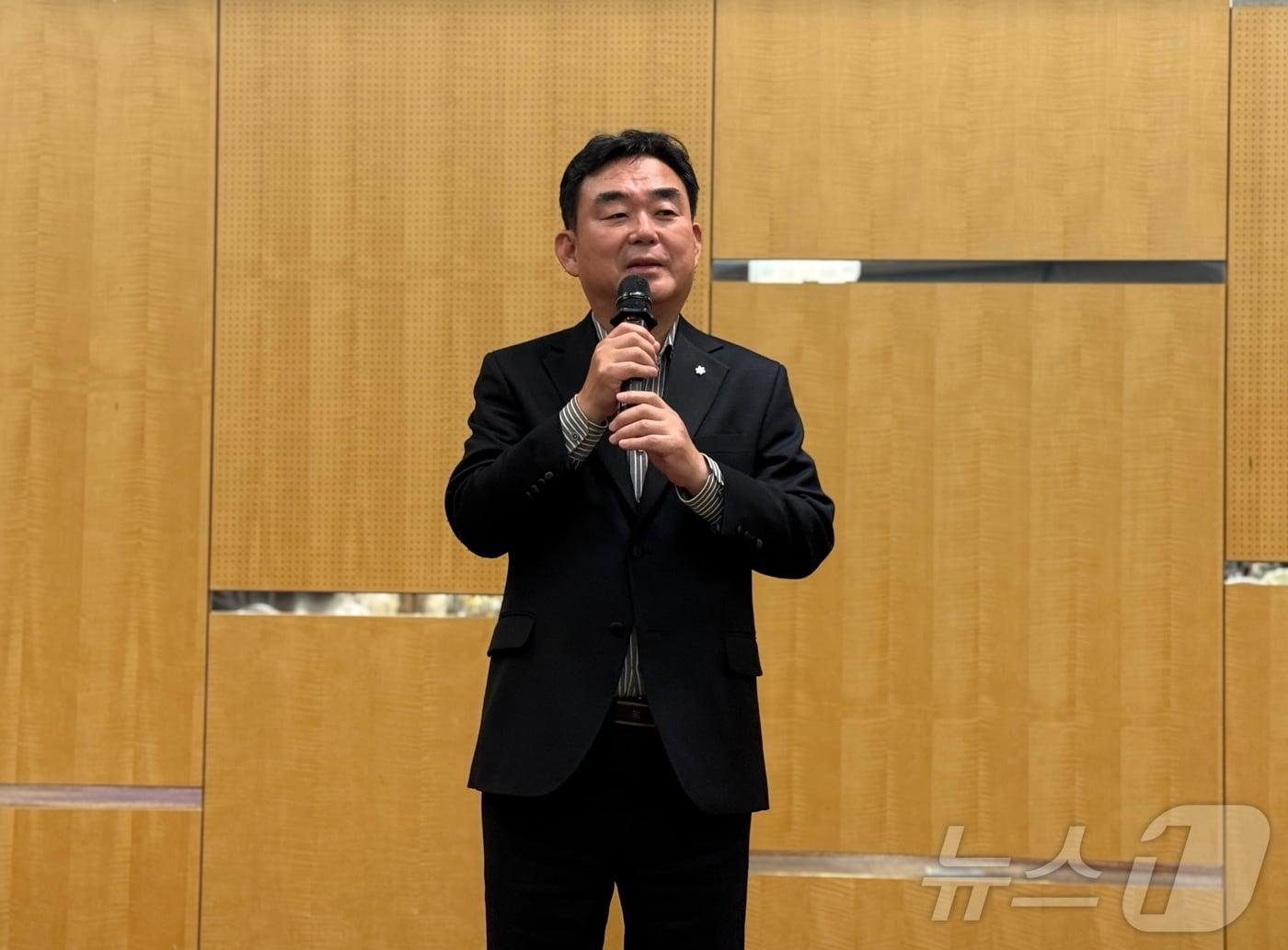 본문 이미지 - 20일 정선 하이원리조트에서 열린 간담회 발언하는 최철규 강원랜드 대표이사 직무대행 ⓒ News1 윤슬빈 관광전문기자