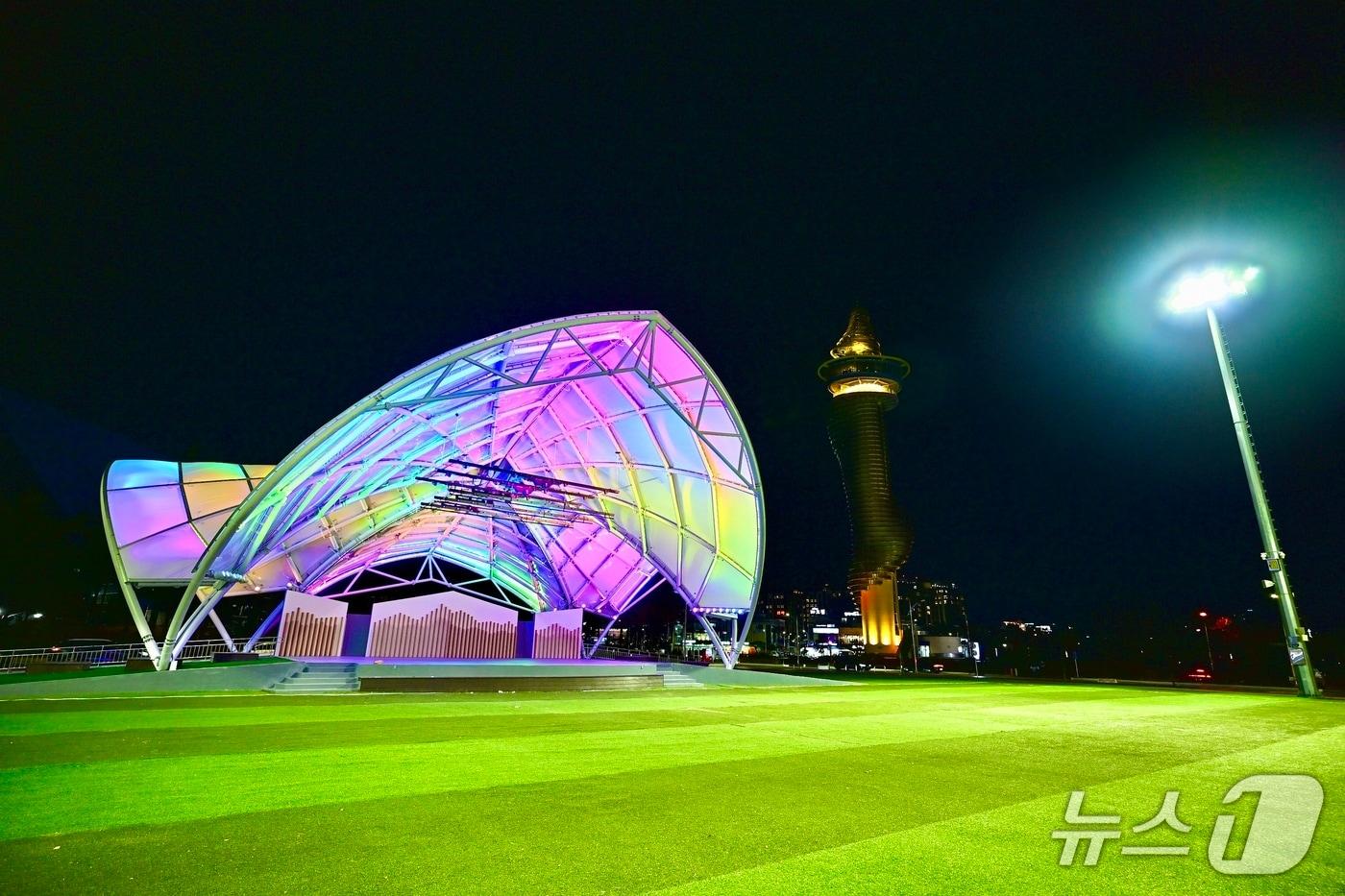 강원 속초시 엑스포 잔디광장 공연시설.&#40;속초시 제공, 재판매 및 DB금지&#41;