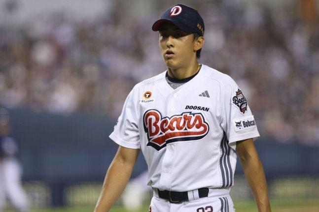 본문 이미지 - 두산 제환유가 팔꿈치 수술을 받는다.&#40;두산 베어스 제공&#41;