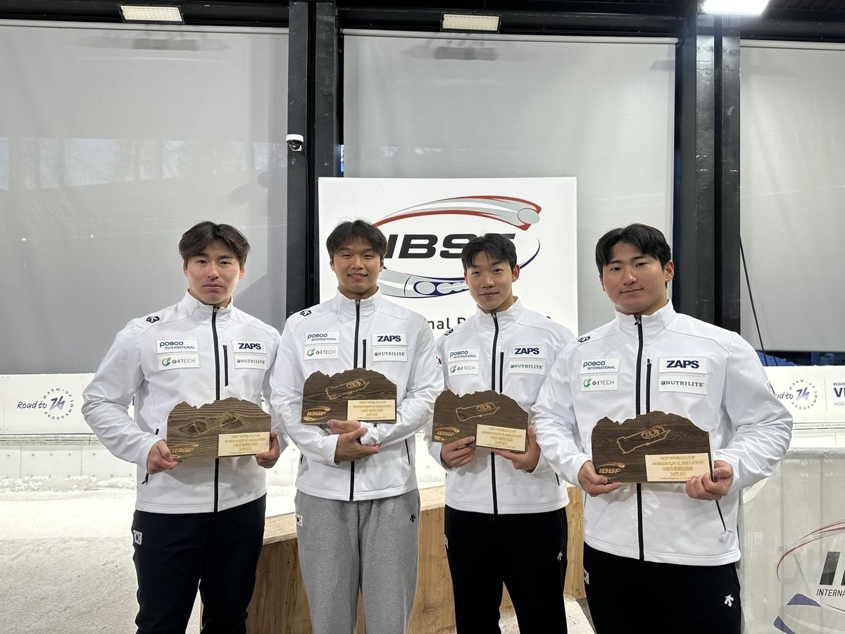본문 이미지 - 월드컵 3위를 차지한 봅슬레이 대표팀 김진수, 김선욱, 김형근, 이건우(왼쪽부터). (대한봅슬레이스켈레톤경기연맹 제공)