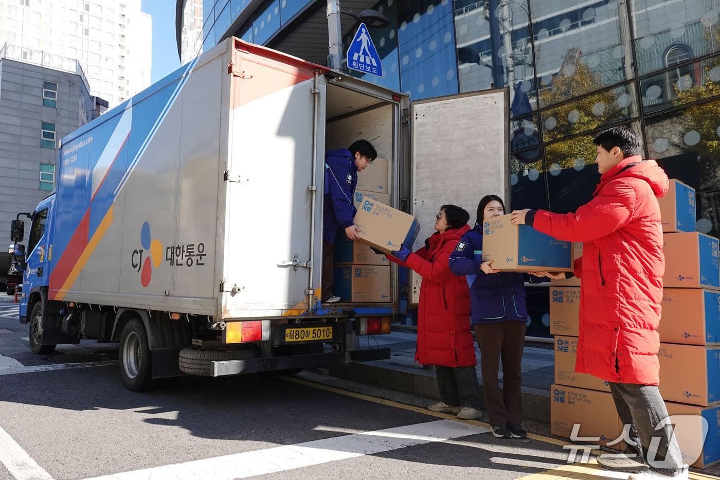 구세군 배송 지원 사진 &#40;CJ대한통운 제공&#41;