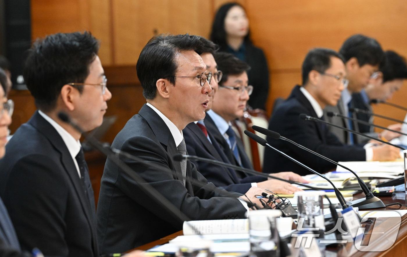 김민석 국무총리가 24일 서울 종로구 정부서울청사에서 열린 과학기술관계장관회의에서 발언하고 있다. &#40;공동취재&#41; 2025.11.24/뉴스1 ⓒ News1 임세영 기자