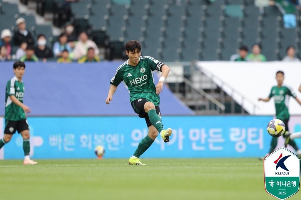 본문 이미지 - 전북 현대 주장 박진섭. (한국프로축구연맹 제공)