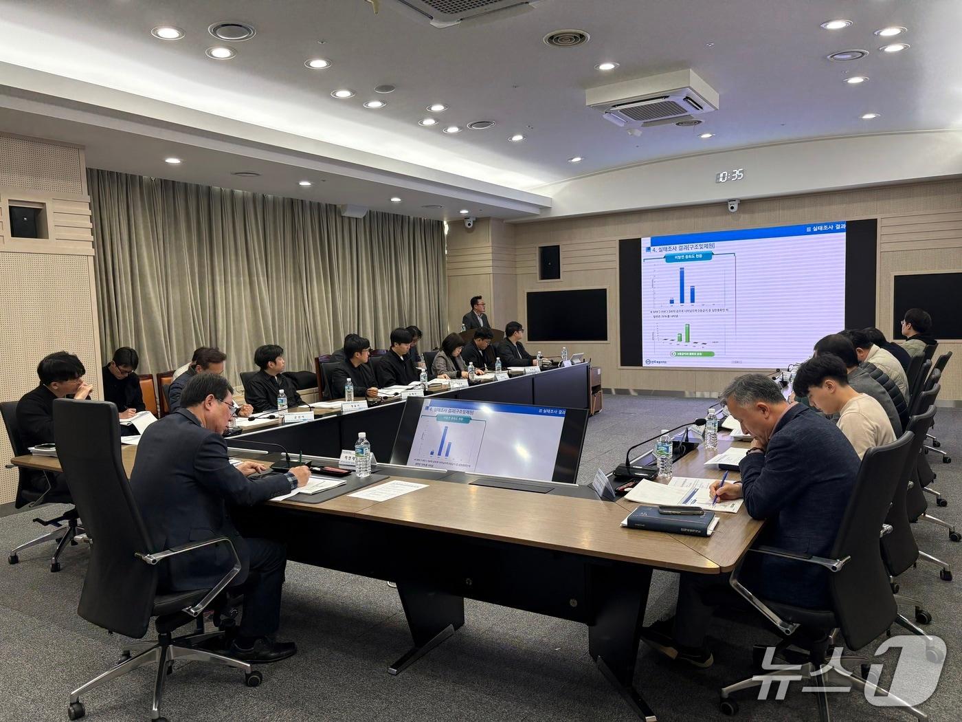 본문 이미지 - 24일 전북도청에서 열린 '2025년도 급경사지 실태조사 용역 최종보고회'.(전북도 제공. 재판매 및 DB금지)/뉴스1