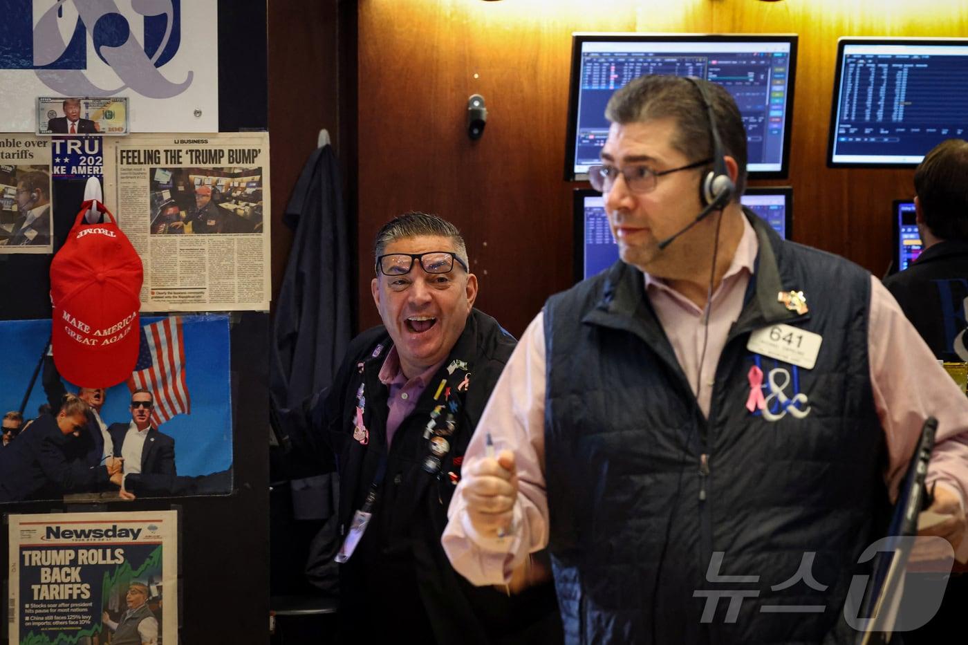 NYSE 트레이더들.  ⓒ 로이터=뉴스1