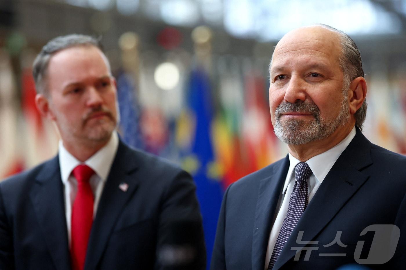 하워드 러트닉 미국 상무장관과 제이미슨 그리어 미국 무역대표부&#40;USTR&#41; 대표가 24일&#40;현지시간&#41; 벨기에 브뤼셀에서 EU 통상장관 회의에 참석했다. 2025.11.24./뉴스1 ⓒ 로이터=뉴스1 ⓒ News1 이창규 기자