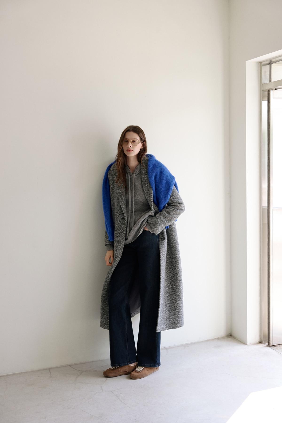 본문 이미지 - LF는 올겨울 아우터 트렌드가 롱코트와 숏패딩으로 양분화되며 관련 제품의 판매와 검색량이 빠르게 증가하고 있다.&#40;LF제공&#41;