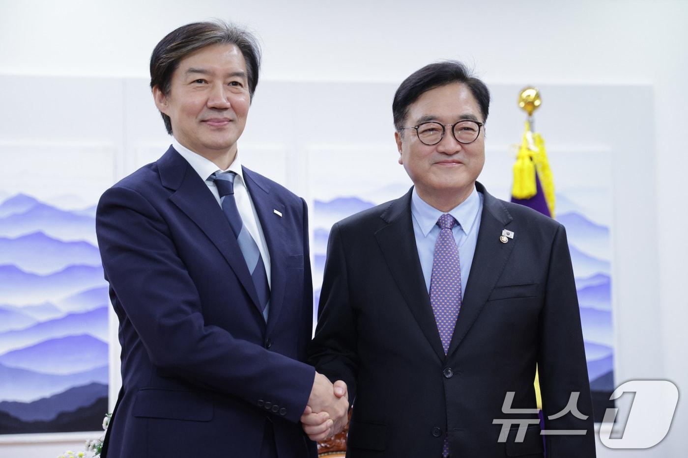 조국 조국혁신당 대표가 25일 서울 여의도 국회에서 우원식 국회의장을 예방하고 있다. 2025.11.25/뉴스1 ⓒ News1 신웅수 기자