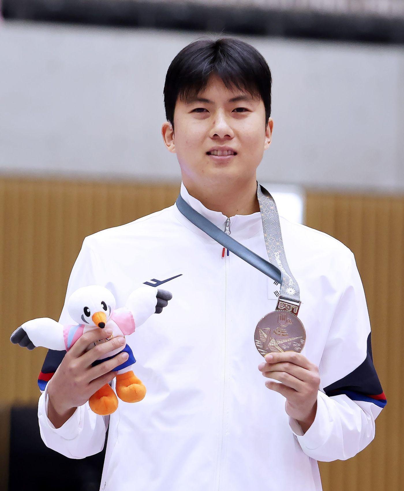 본문 이미지 - 데플림픽 4회 연속 금메달을 딴 태권도 이학성.&#40;대한장애인체육회 제공&#41;