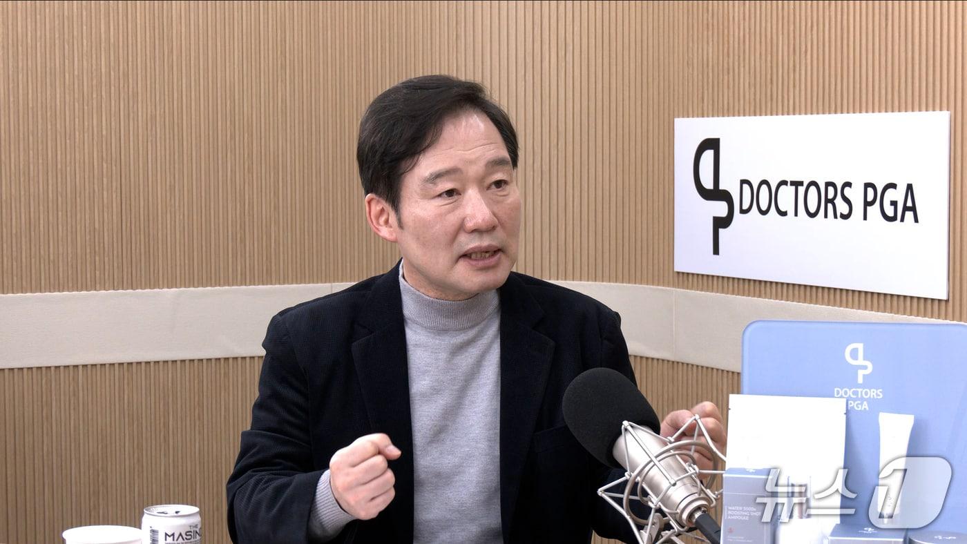 신지호 전 국민의힘 의원이 25일 뉴스1TV '팩트앤뷰'에 출연해 질문에 답하고 있다.(뉴스1TV '팩트앤뷰' 캡처)