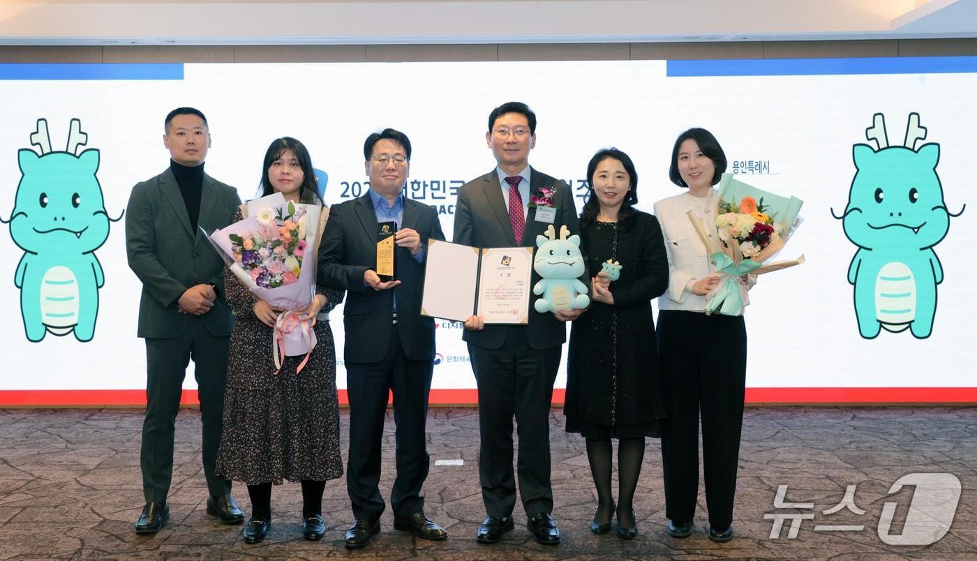 용인시 캐릭터 &#39;조아용&#39;이 25일 열린 ‘2025 대한민국 캐릭터 어워즈’에서 대상을 수상했다.&#40;용인시 제공&#41;