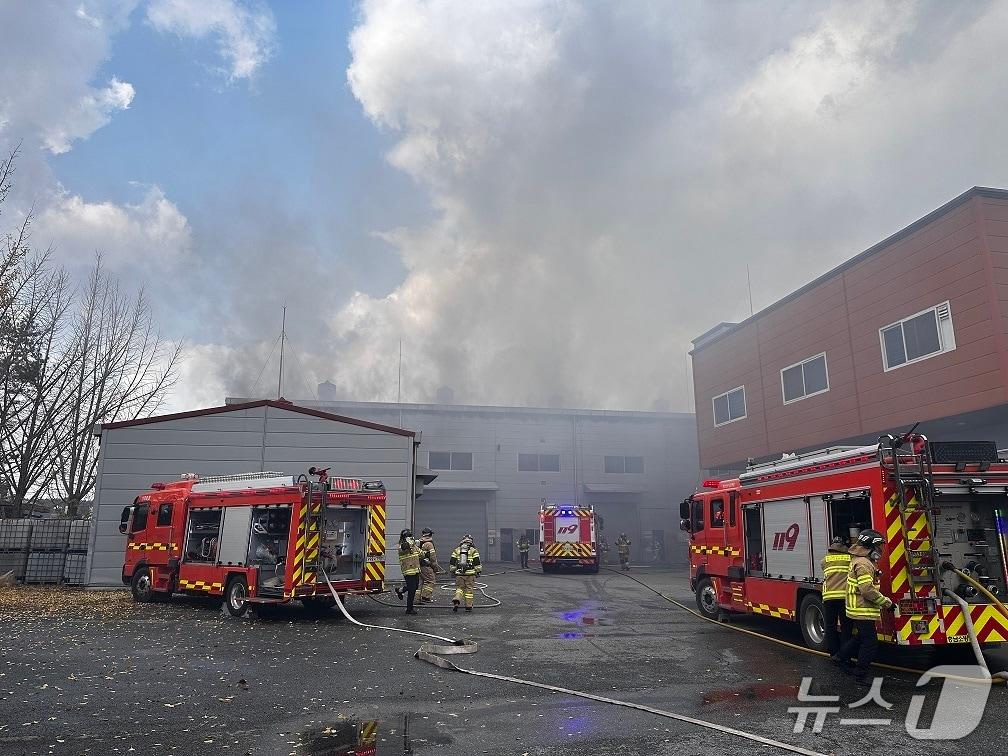 본문 이미지 -  공주 검상동 공장 화재 현장. (공주소방서 제공, 재판매 및 DB금지) / 뉴스1