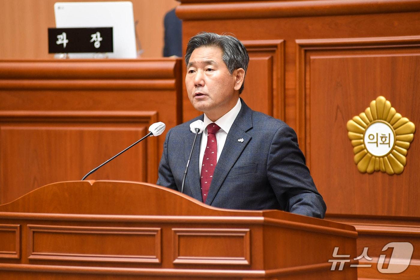 서흥원 양구군수는 25일 양구군의회 본회의장에서 열린 제313회 양구군의회 제2차 정례회 시정연설에서 2026년도 군정 운영 방향을 제시했다.&#40;양구군 제공. 재판매 및 DB금지&#41;/뉴스1