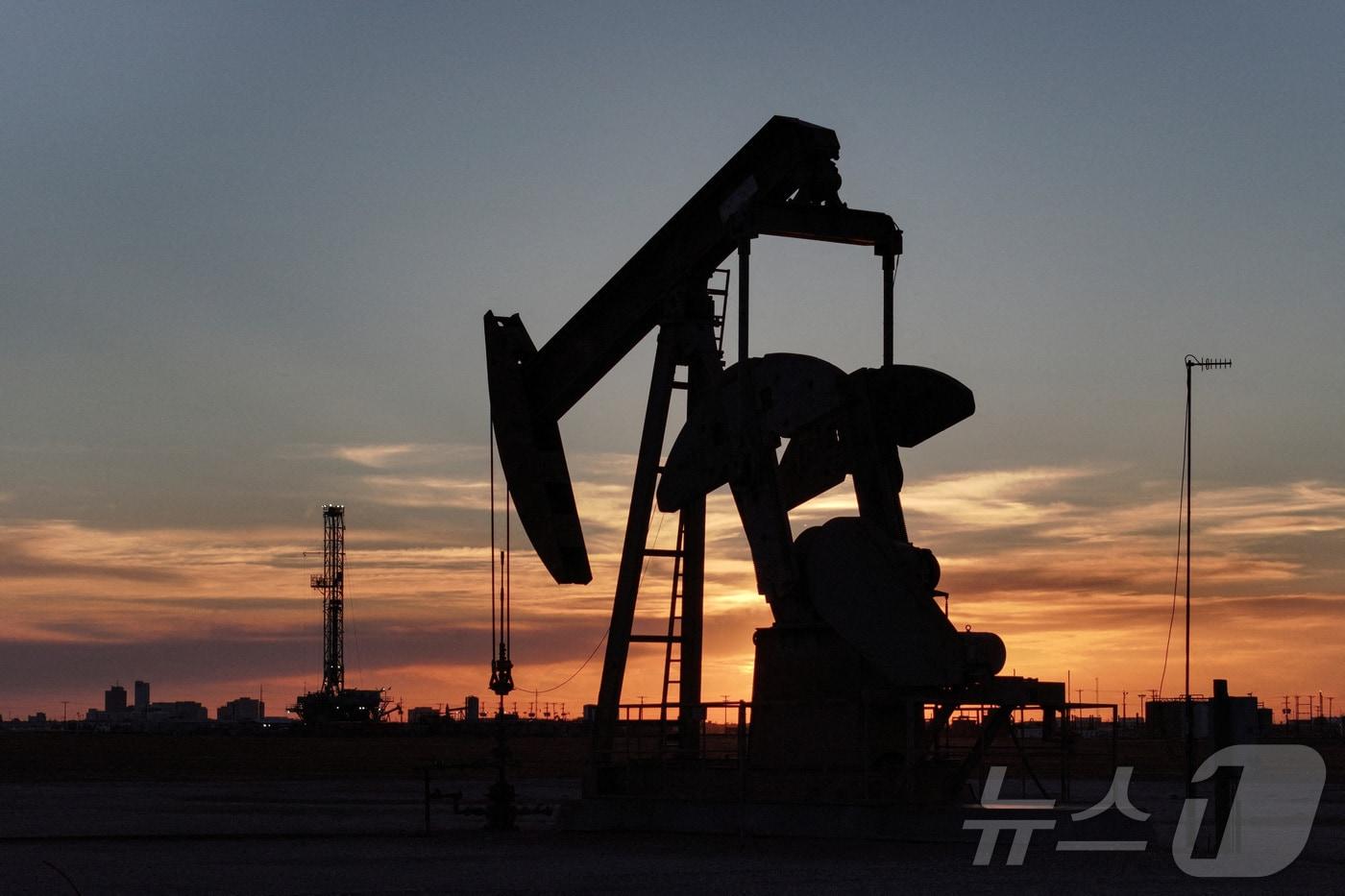 6월 11일&#40;현지시간&#41; 미국 텍사스주 미들랜드의 원유 시추 시설 모습. ⓒ 로이터=뉴스1 ⓒ News1 윤다정 기자