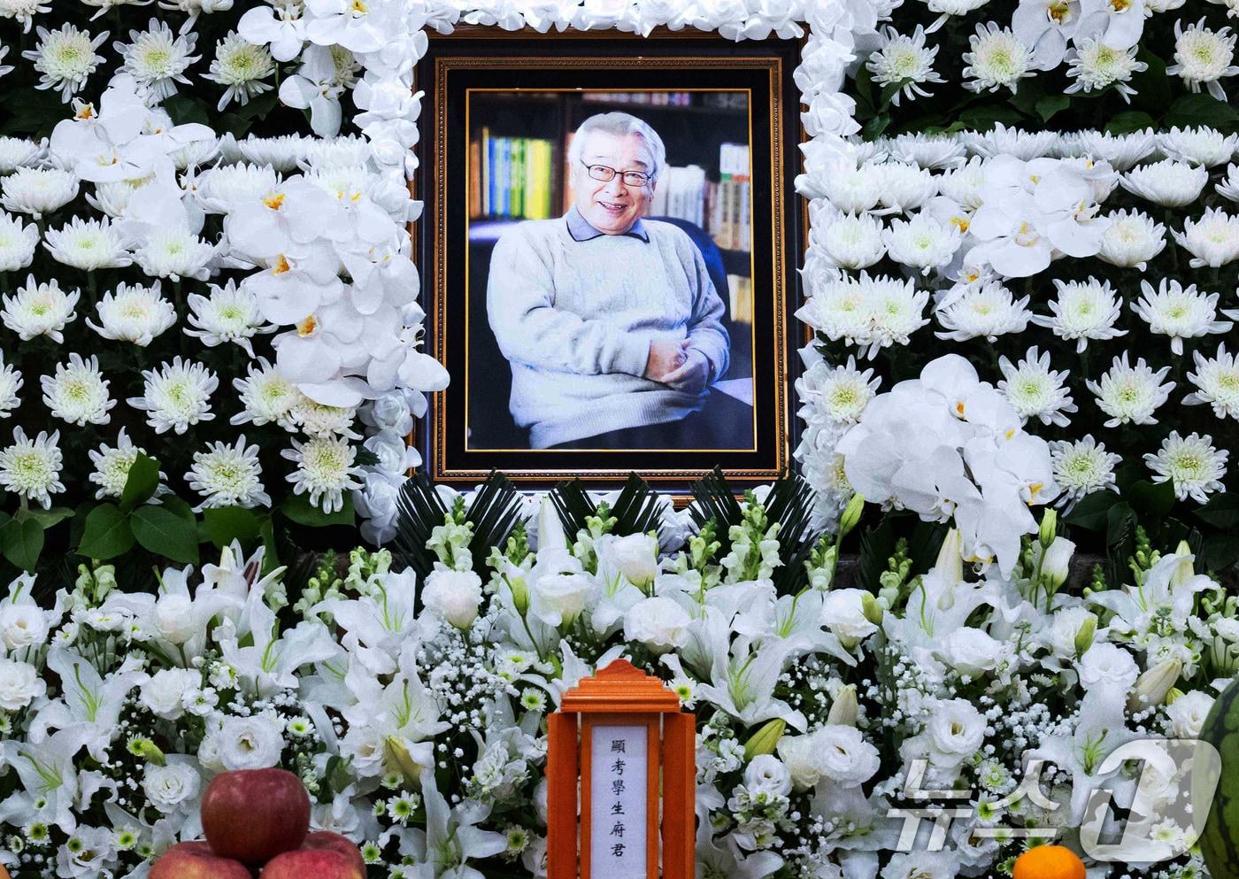 배우 고 이순재의 빈소가 25일 서울 송파구 서울아산병원 장례식장에 마련 돼 있다. 2025.11.25/뉴스1 ⓒ News1 사진공동취재단