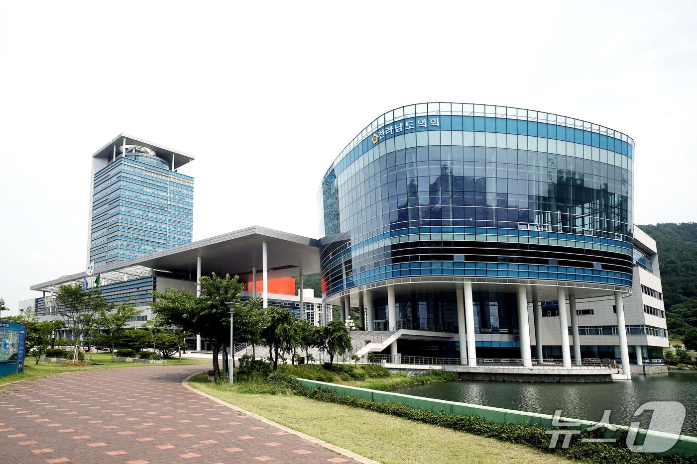 전남도의회 전경/뉴스1 