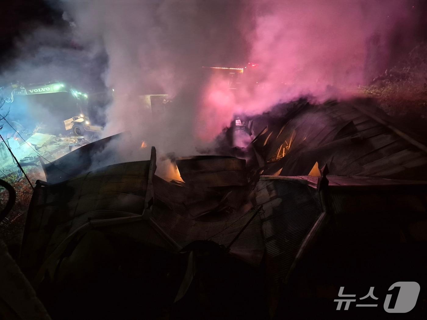 본문 이미지 -  예산 삽교읍 단독주택 화재 현장. (예산소방서 제공, 재판매 및 DB금지) / 뉴스1