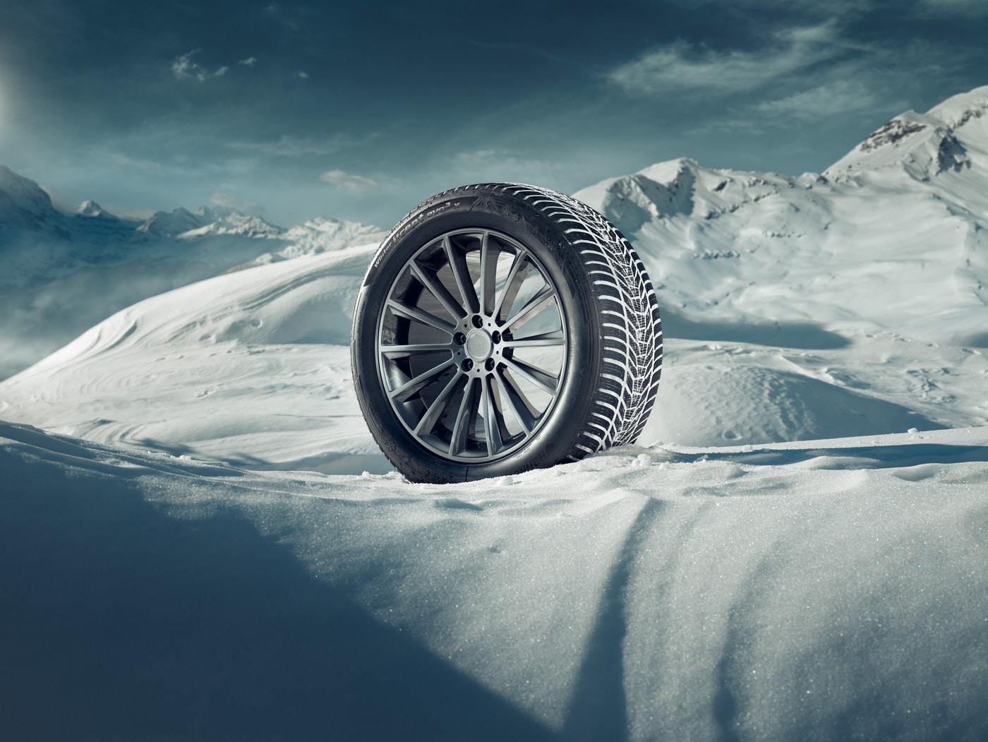 본문 이미지 - 한국타이어앤테크놀로지의 SUV 전용 겨울용 퍼포먼스 타이어 &#39;윈터 아이셉트 에보3&#39;의 모습&#40;자료사진. 한국타이어 제공&#41;. 2025.11.26.