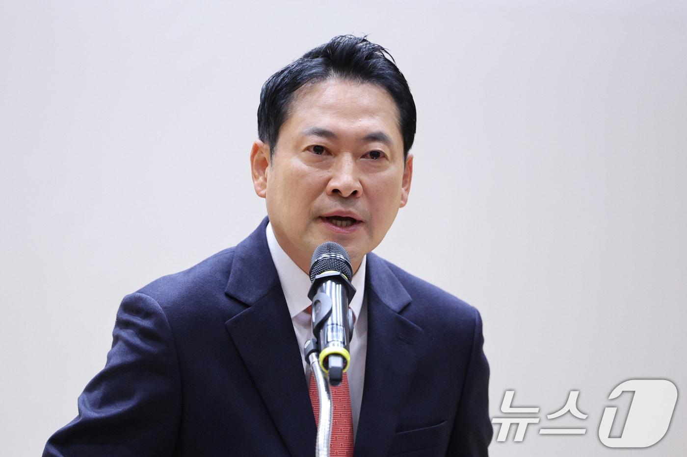 장동혁 국민의힘 대표가 26일 서울 여의도 국회 의원회관에서 열린 &#39;독립외교 40년 : 이승만의 외로운 투쟁&#39; 시사회에서 축사를 하고 있다. 2025.11.26/뉴스1 ⓒ News1 신웅수 기자