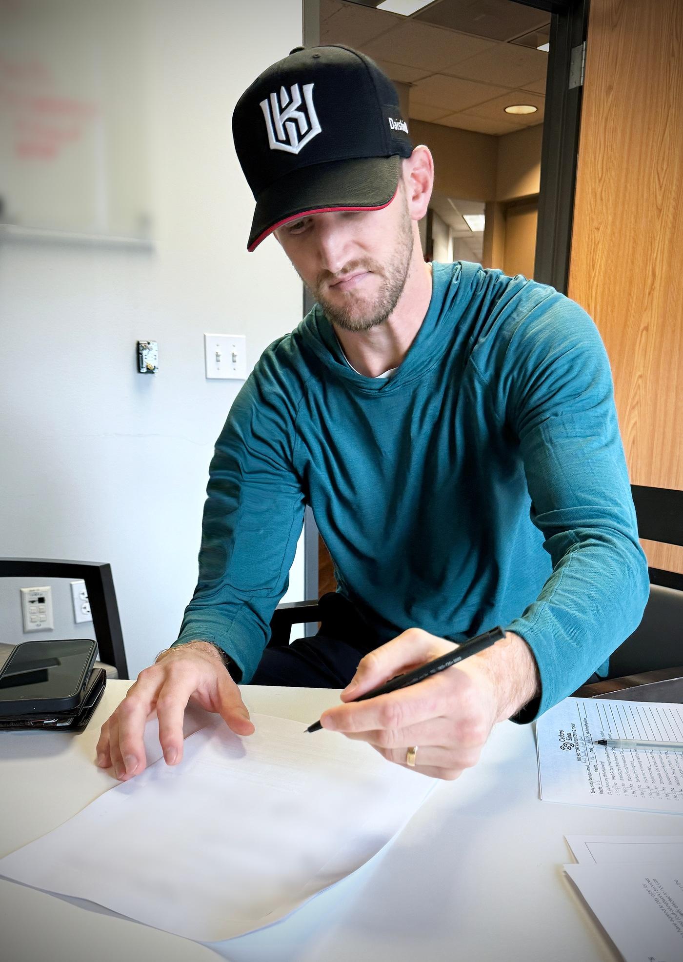 본문 이미지 - KT가 새 외국인 투수 케일럽 보쉴리를 영입했다.&#40;KT 위즈 제공&#41;