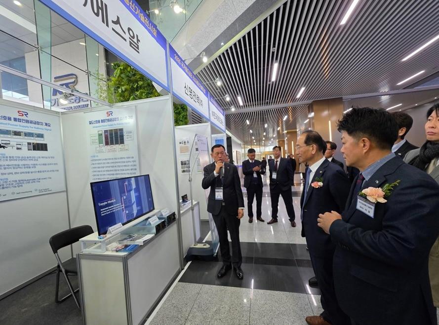 본문 이미지 - 철도신호기업 SR 건설교통신기술 전시회 부스.&#40;SR 제공&#41;뉴스1ⓒ news1