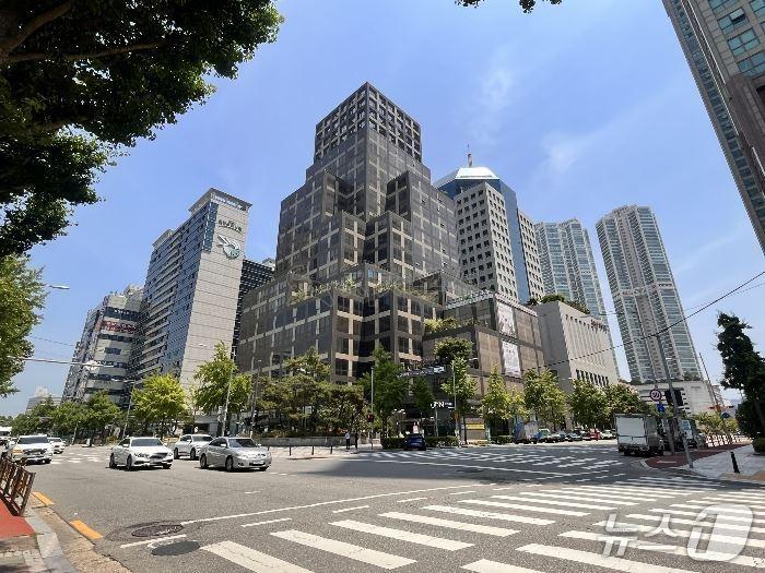 본문 이미지 - 서울 양천구 목동 &#39;대한민국예술인센터&#39;전경 &#40;지지옥션 제공&#41; 뉴스1 ⓒ News1