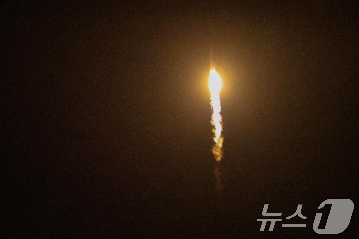 한국형 발사체 누리호&#40;KSLV-Ⅱ&#41;가 27일 새벽 전남 고흥군 나로우주센터에서 4차 발사를 맞아 우주로 날아오르고 있다. 2025.11.27/뉴스1 ⓒ News1 안은나 기자