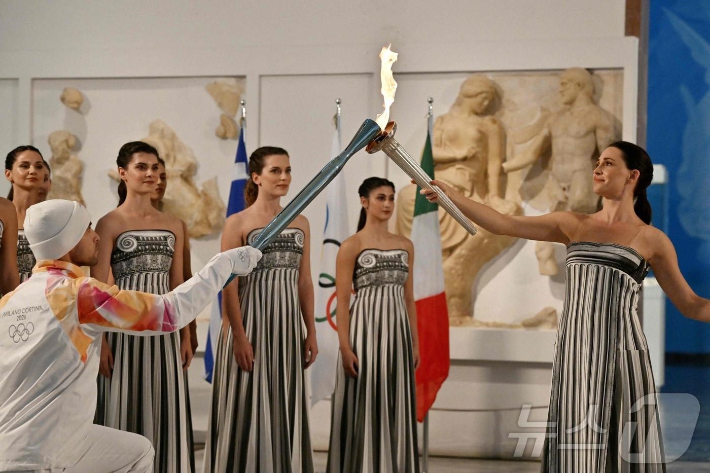 2026 밀라노·코르티나담페초 동계 올림픽 성화 채화식이 26일&#40;현지시간&#41; 그리스 올림피아에서 열렸다. ⓒ AFP=뉴스1