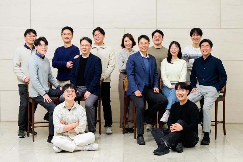 본문 이미지 - 논문에 참여한 삼성전자 SAIT 연구진&#40;삼성전자 제공&#41;. ⓒ 뉴스1