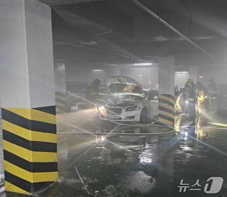 본문 이미지 - 화재 현장. &#40;경기도소방재난본부 제공. 재판매 및 DB 금지&#41; 2025.11.27/뉴스1