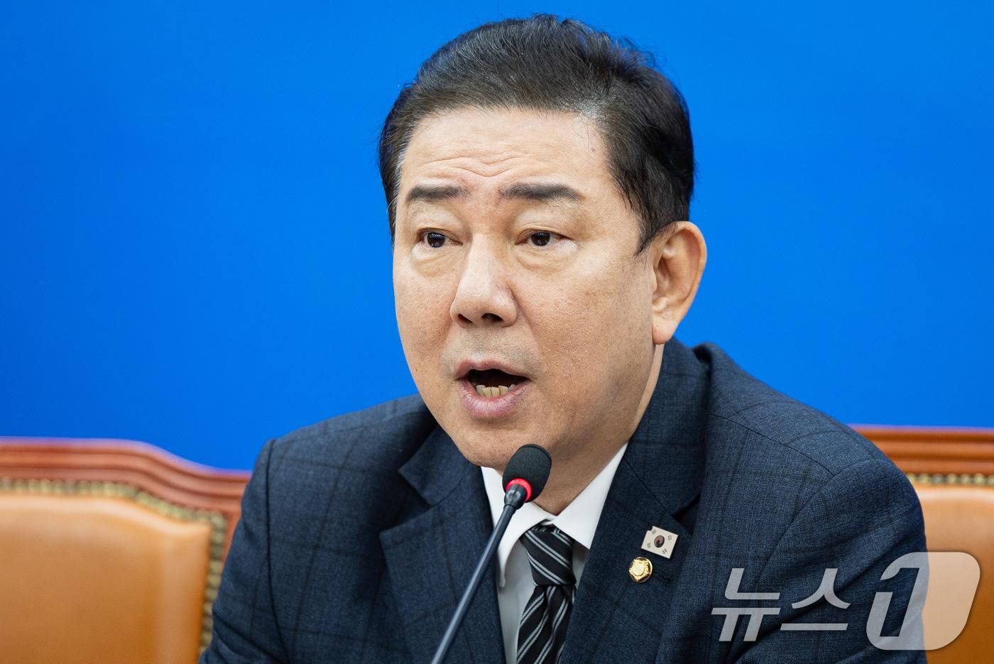 김병기 더불어민주당 원내대표가 27일 서울 여의도 국회에서 열린 정책조정회의에서 모두 발언을 하고 있다. ⓒ News1 유승관 기자