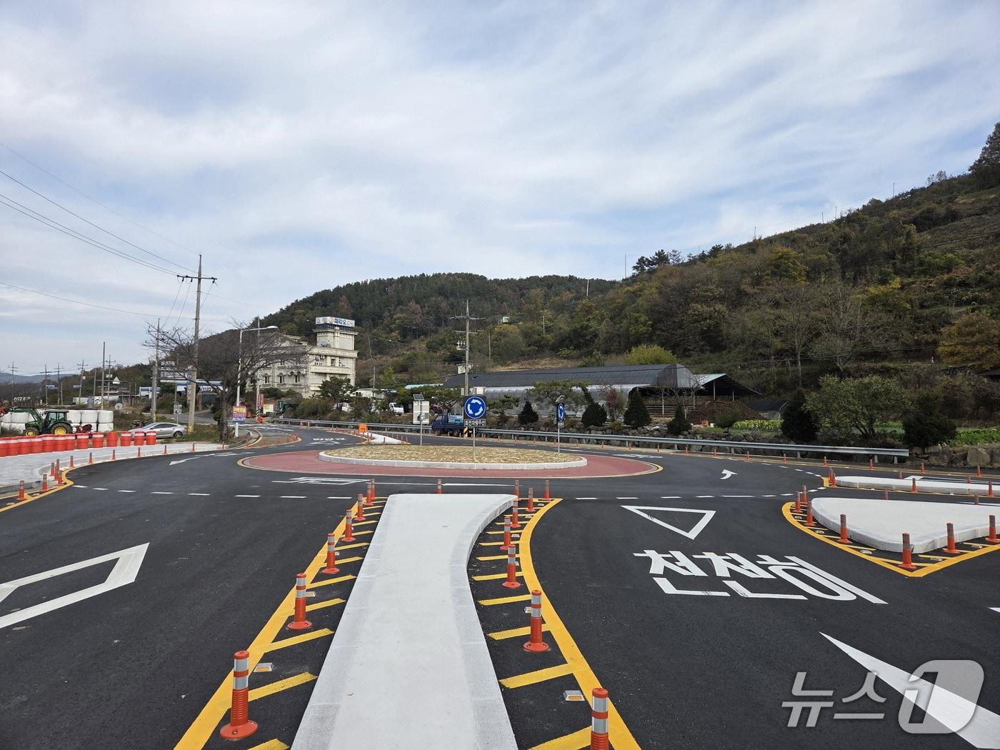본문 이미지 - 진주시 광석삼거리 회전교차로(진주시 제공. 재판매 DB금지).