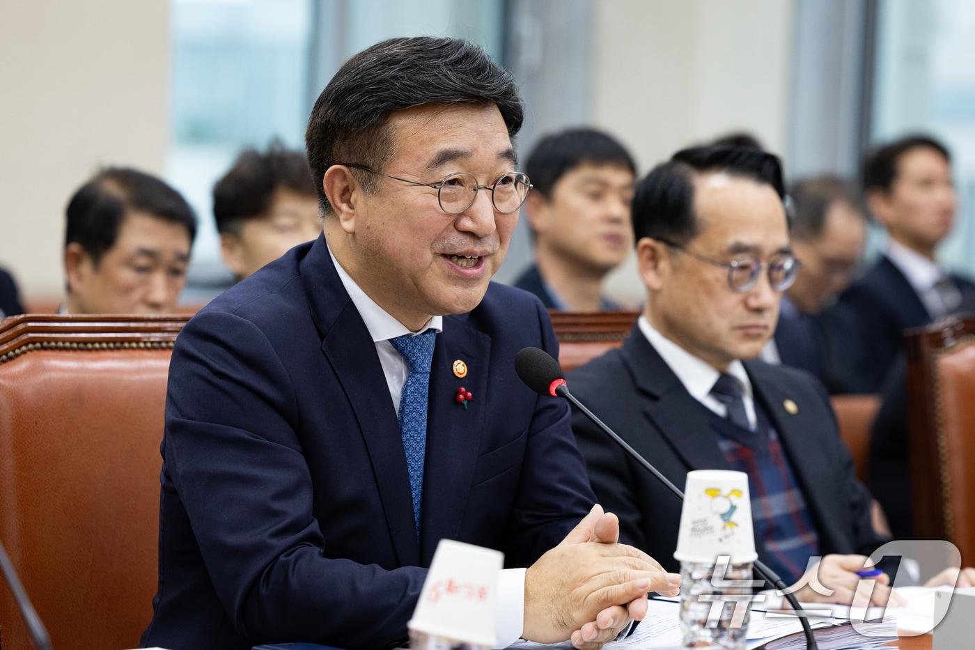 윤호중 행정안전부 장관. 2025.11.27/뉴스1 ⓒ News1 유승관 기자