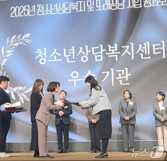 본문 이미지 - 지난 11일 서울 전쟁기념관에서 열린 시상식 (부산 금정구 제공. 재판매 및 DB금지)