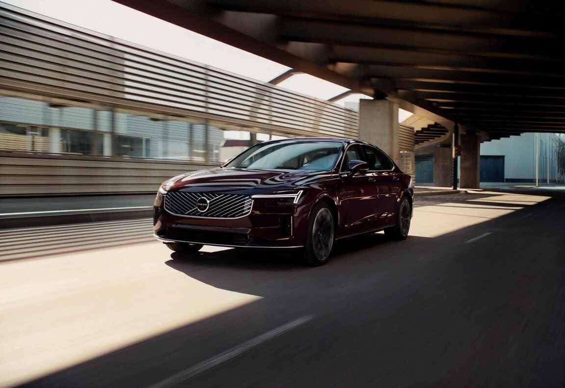 본문 이미지 - 볼보자동차 준대형 플래그십 세단 &#39;S90&#39;의 모습&#40;볼보자동차코리아 제공&#41;.