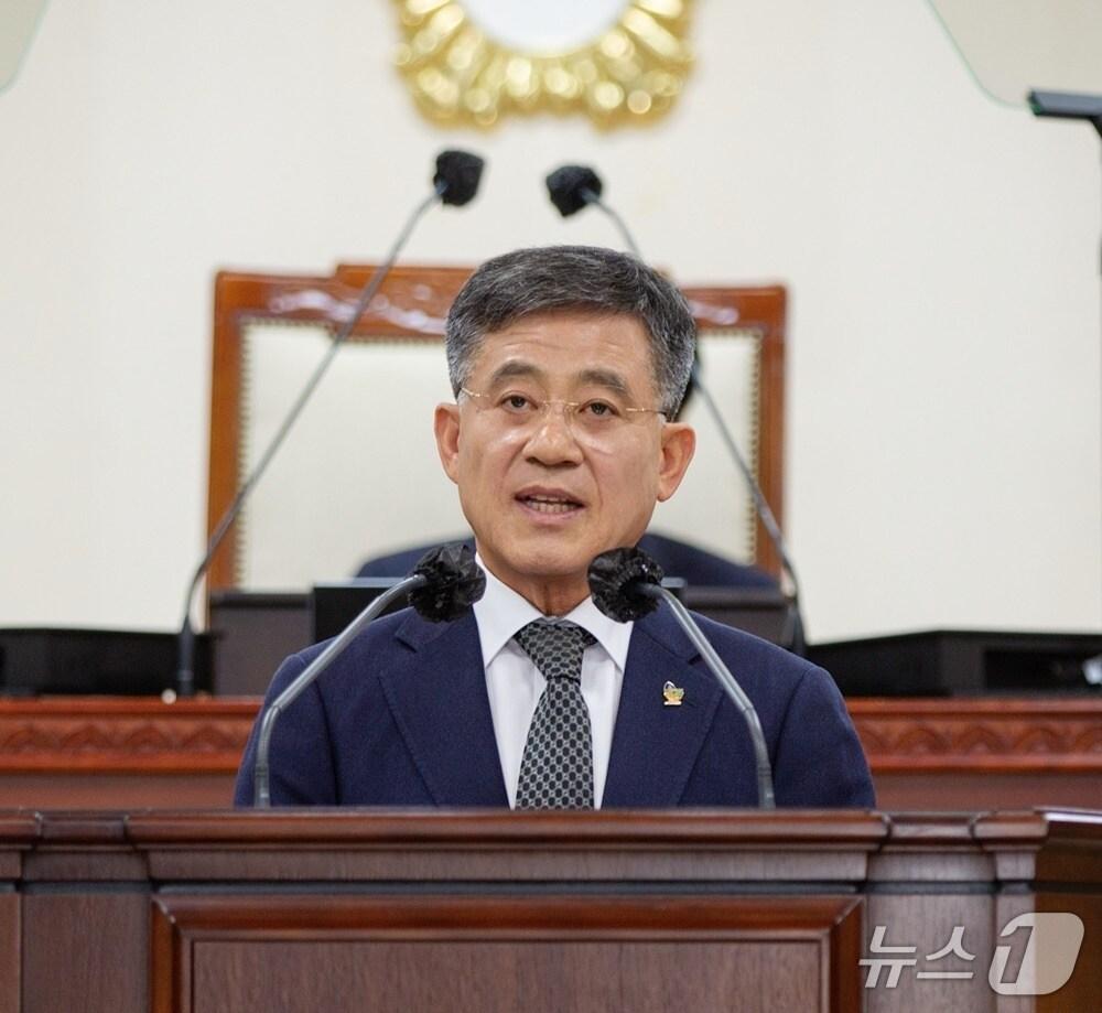 본문 이미지 - 정성주 김제시장이 27일 열린 제294회 2차 정례회 본회의에서 시정연설을 하고 있다.(김제시 제공, 재판매 및 DB 금지)