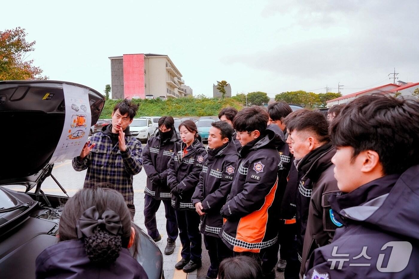 27일 제주에서 열린 리튬이온배터리 화재 대응 역량강화 워크숍.(제주도소방안전본부 제공. 재판매 및 DB 금지)