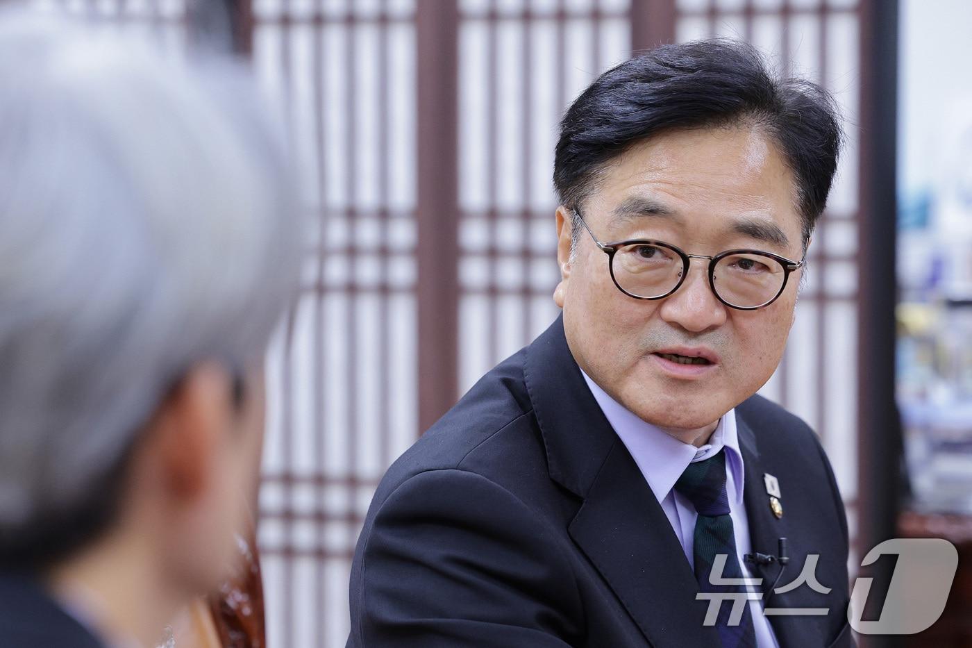 우원식 국회의장이 27일 서울 여의도 국회 의장실에서 뉴스1과 인터뷰를 하고 있다. 2025.11.27/뉴스1 ⓒ News1 신웅수 기자