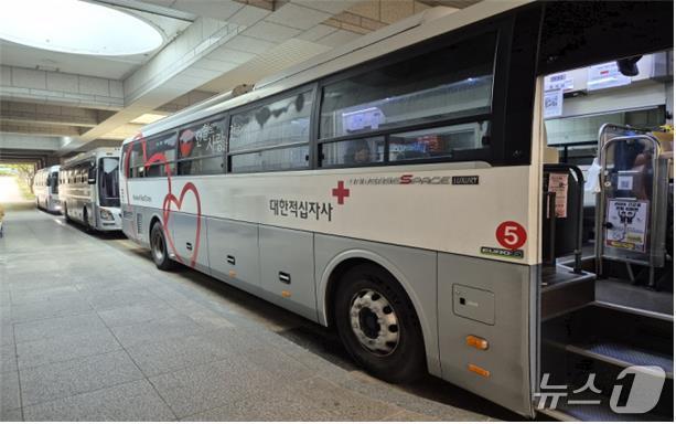 본문 이미지 - '제3회 직원 헌혈의 날' 모습.(부산시 제공. 재판매 및 DB금지)