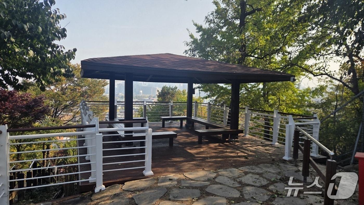  서울맹학교에 조성된 나눔숲 정자 사진. &#40;산림청 한국산림복지진흥원 제공.재판매 및 DB금지&#41;/뉴스1