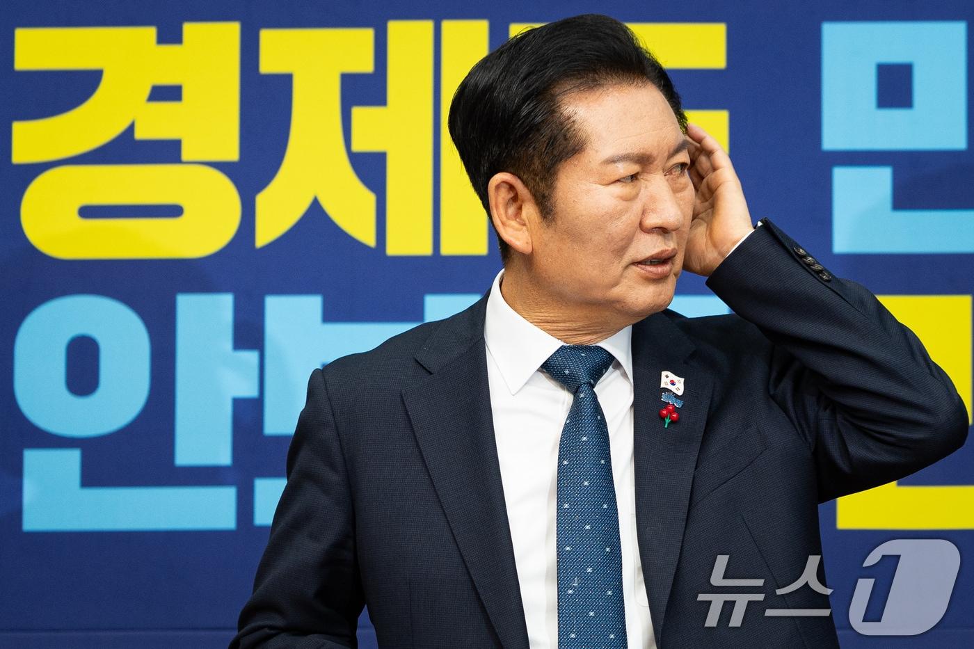 정청래 더불어민주당 대표가 28일 서울 여의도 국회에서 열린 최고위원회의에 참석하고 있다. 2025.11.28/뉴스1 ⓒ News1 유승관 기자