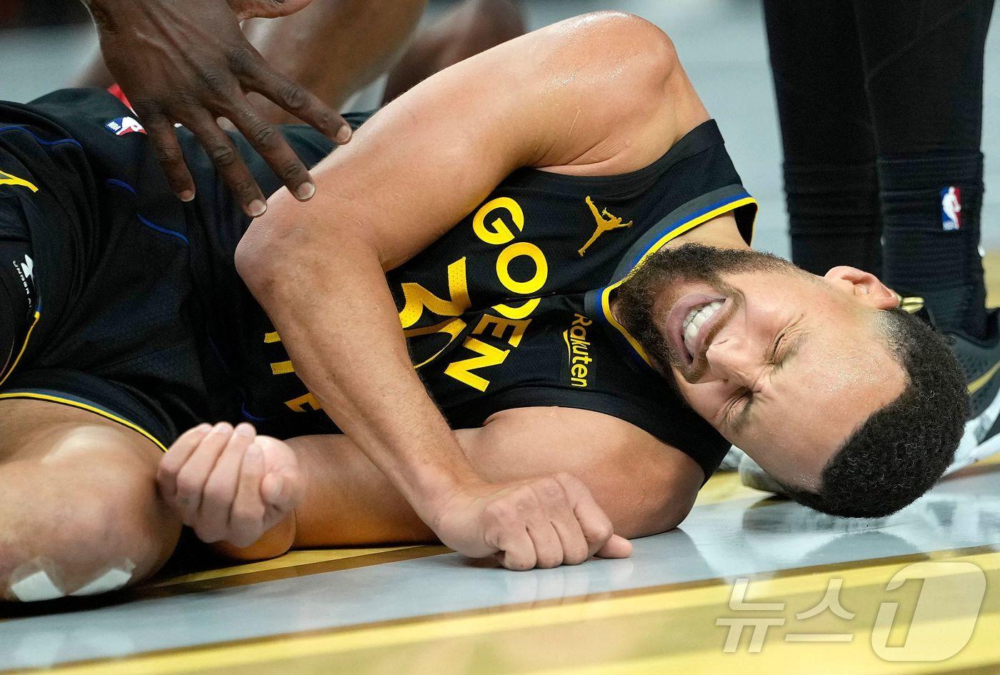 스테픈 커리가 최소 일주일 동안 결장한다. ⓒ AFP=뉴스1