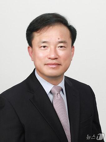 본문 이미지 - 이재명 대통령이 28일 방송미디어통신위원회 위원장 후보자에 김종철 연세대 법학전문대학원 교수를 지명했다. &#40;대통령실 제공. 재판매 및 DB 금지&#41; 2025.11.28/뉴스1 ⓒ News1 허경 기자