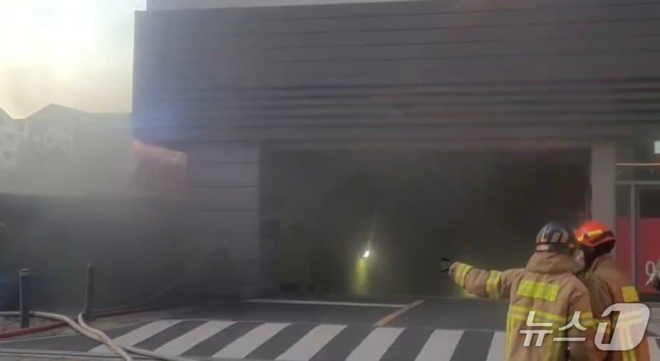 본문 이미지 - 화재 현장. &#40;경기도소방재난본부 제공. 재판매 및 DB 금지&#41; 2025.11.28/뉴스1